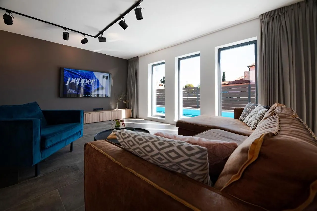 Appartement Marcante Family Villa With A Pool Poreč